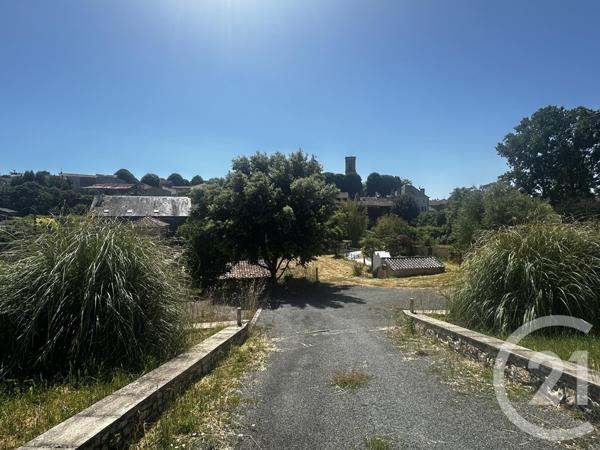 Maison à vendre  6 pièces - 210,47 m2 CHEF BOUTONNE - 79