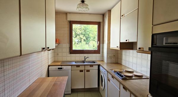 CHAVILLE - Rive Gauche - Appartement 3-4 pièces avec balcon, cave et box. €449 000 ** - Référence 677-C