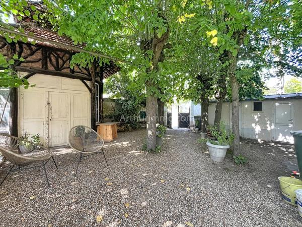 Vente                                                      Appartement
                        
                     2 pièces                      25 m2                     à Crosne