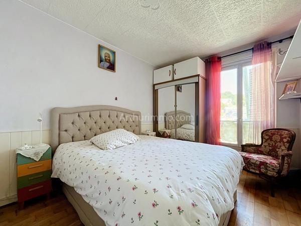 Vente                                                      Appartement
                        
                     2 pièces                      25 m2                     à Crosne