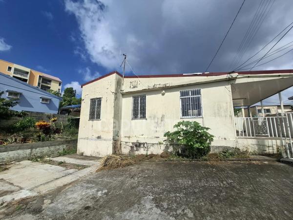 À Vendre – Maison Individuelle 4 pièces, de Plain-Pied à Fort-de-France, Quartier Dillon