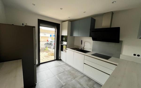 Immeuble à vendre    3 pièces •  Mallemort