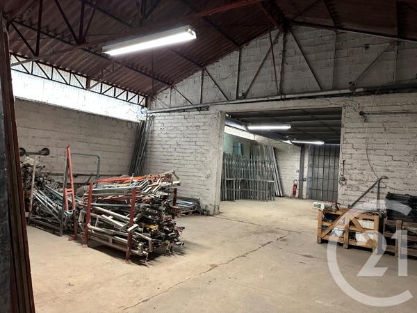 à vendre  1145 m2 BRESSOLS - 82