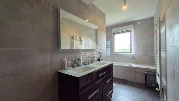 Maison Grisy Suisnes 7 pièce(s) 159 m2