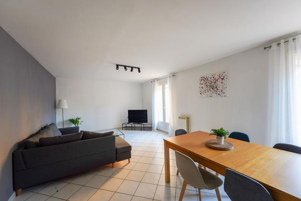 Appartement Gardanne 3 pièces 81 m2 (63m² carrez) - Place de parking privative + cave