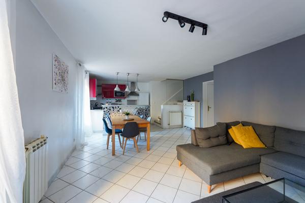 Appartement Gardanne 3 pièces 81 m2 (63m² carrez) - Place de parking privative + cave