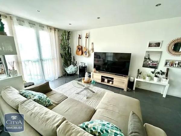 Appartement à louer 4 pièces 80m²