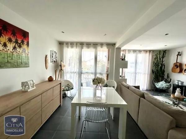 Appartement à louer 4 pièces 80m²
