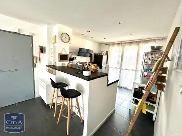 Appartement à louer 4 pièces 80m²