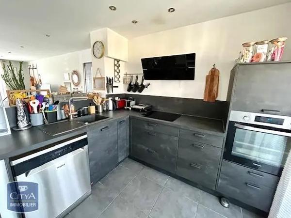 Appartement à louer 4 pièces 80m²