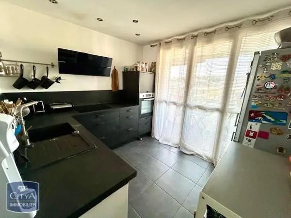 Appartement à louer 4 pièces 80m²