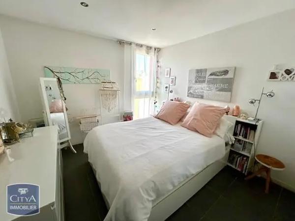 Appartement à louer 4 pièces 80m²