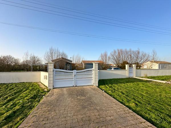 A vendre proche du bourg en impasse - Maison de plain-pied