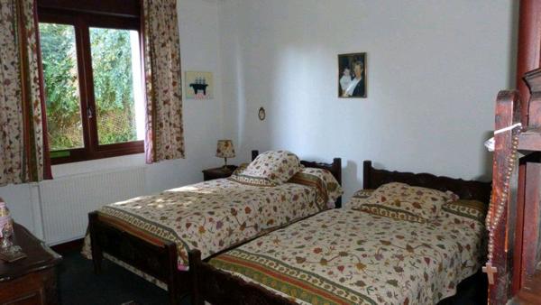 Maison
                                                                                                                                                                                                                                                                                                                        5 pièce(s)                                                                                                                                                                                                          4 chambre(s)                                                                                                                                                                                                          137.7  m²