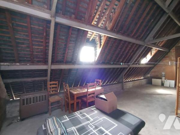 Centre ville de Condé, secteur calme. Appartement  T3 de 73.3m²  situé au Rez-de-chaussée:
Com...