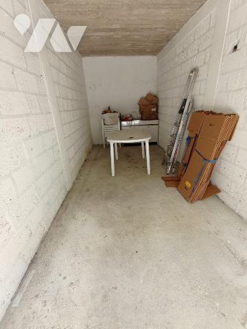 Centre ville de Condé, secteur calme. Appartement  T3 de 73.3m²  situé au Rez-de-chaussée:
Com...