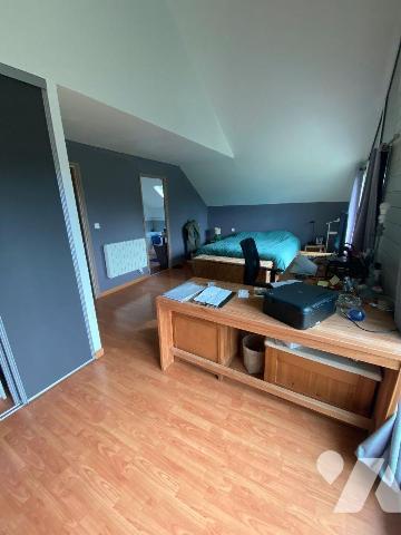 BELLE DEMEURE D'ARCHITECTE composée d'une entrée, salon/séjour avec poêle à granulés, cuisine a...