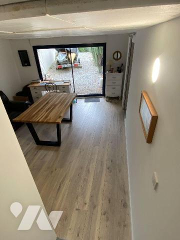 BELLE DEMEURE D'ARCHITECTE composée d'une entrée, salon/séjour avec poêle à granulés, cuisine a...