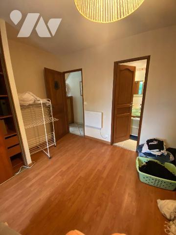 BELLE DEMEURE D'ARCHITECTE composée d'une entrée, salon/séjour avec poêle à granulés, cuisine a...