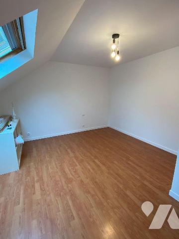 BELLE DEMEURE D'ARCHITECTE composée d'une entrée, salon/séjour avec poêle à granulés, cuisine a...