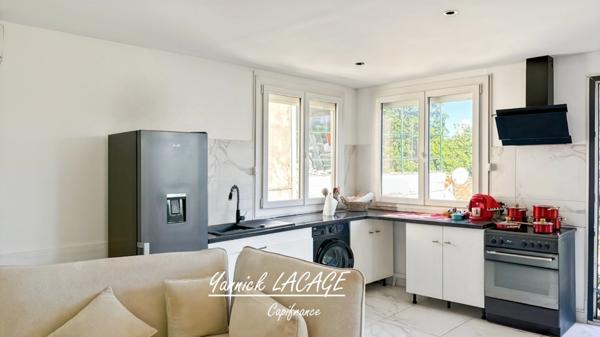 IMMEUBLE DE RAPPORT À VENDRE – MARSEILLE 10ᵉ – BAR + 2 LOGEMENTS + COUR PRIVATIVE