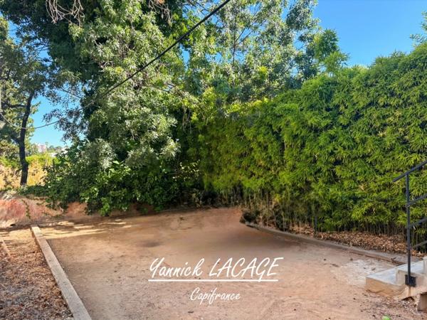 IMMEUBLE DE RAPPORT À VENDRE – MARSEILLE 10ᵉ – BAR + 2 LOGEMENTS + COUR PRIVATIVE