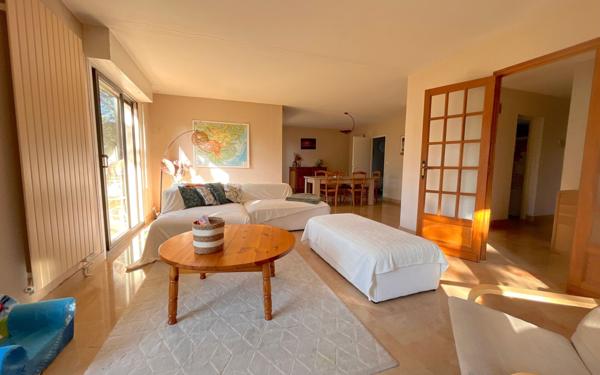 Maison à vendre    5 pièces •  Mesquer