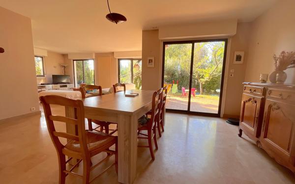 Maison à vendre    5 pièces •  Mesquer