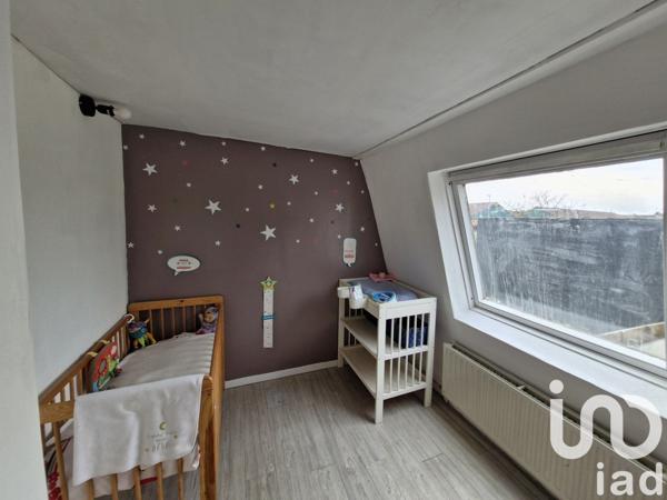 Maison traditionnelle 4 pièces de 90 m² à Lys-lez-Lannoy (59390)