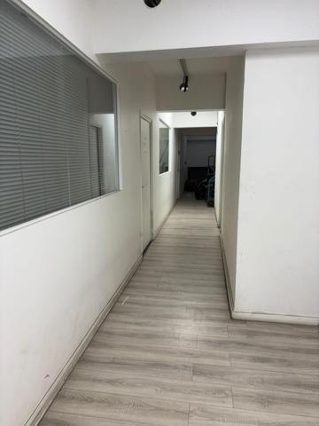 Local commercial 660 m²