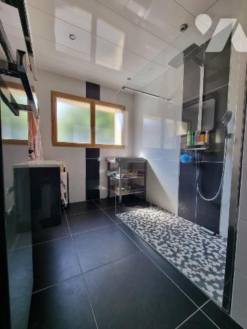 Maison avec 5 chambres, jardin et annexe indépendante