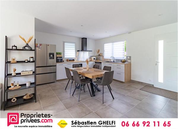 maison de plain-pied avec 3 chambres cellier grand terrain de 1860 m²