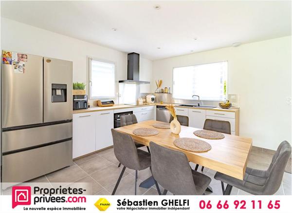 maison de plain-pied avec 3 chambres cellier grand terrain de 1860 m²