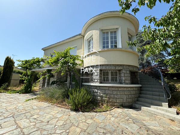 79200 CHATILLON SUR THOUET Maison - 193 m2