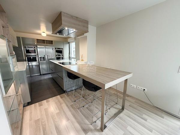Appartement Cergy 4 pièce(s) 82 m2 420 000 € **  - Référence  2297