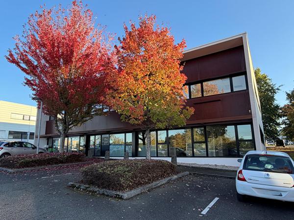 A louer - Bureaux TECHNOPOLE - 47 m2 , Change