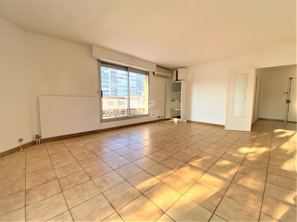 Appartement Nanterre proche place de la Boule 3 pièce(s) 84 m2 399 000 € **  - Référence  15518