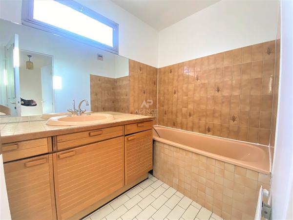 Appartement Nanterre proche place de la Boule 3 pièce(s) 84 m2 399 000 € **  - Référence  15518