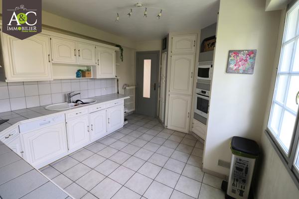 QUEVEN CENTRE NEO-BRETONNE 4 CHAMBRES