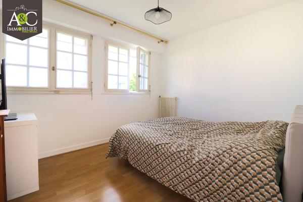 QUEVEN CENTRE NEO-BRETONNE 4 CHAMBRES