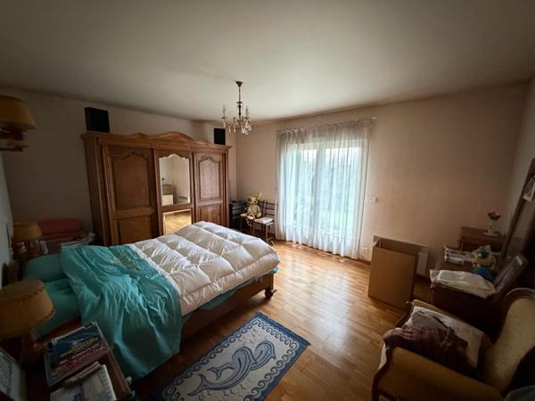 PAVILLON PLAIN-PIED - 3 CHAMBRES - 2 GARAGES - TERRAIN