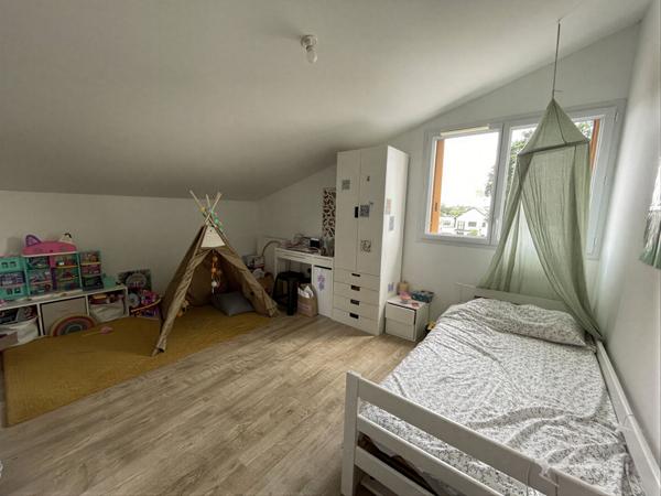 AVRILLE APPARTEMENT DUPLEX T4 AVEC TERRASSES, Avrille 49240