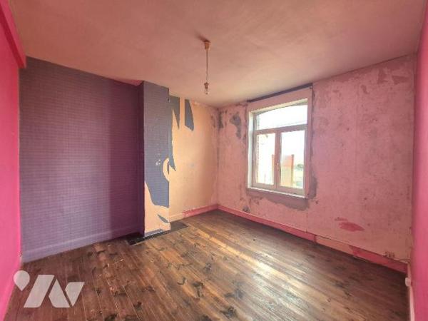 Merville, Charmante maison de ville mitoyenne à rénover !

Elle propose environ 80 m² habitab...