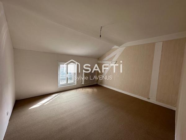 A VAILLY S/AISNE 02, A 20 MN DE SOISSONS, MAISON DE 180 M2 AVEC CAVE ET GARAGE, SUR SON TERRAIN CLOS DE 685 M2.