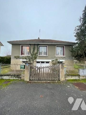 Pavillon des années 1960 sur sous-sol complet.