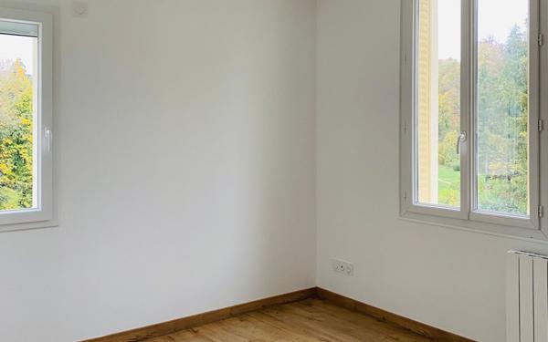 Appartement à louer    4 pièces • 75,13 m2 Saint-Geoire-en-Valdaine