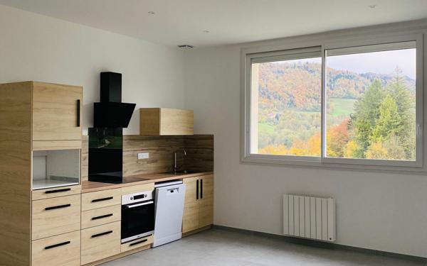 Appartement à louer    4 pièces • 75,13 m2 Saint-Geoire-en-Valdaine