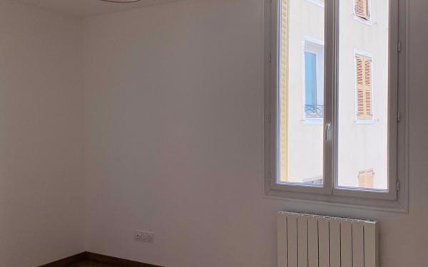Appartement à louer    4 pièces • 75,13 m2 Saint-Geoire-en-Valdaine