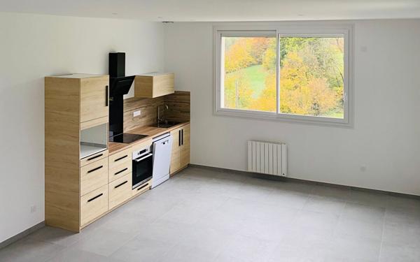 Appartement à louer    4 pièces • 75,13 m2 Saint-Geoire-en-Valdaine