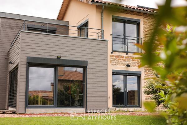 Duo de Maisons Atypiques avec Vue Époustouflante sur les Roches